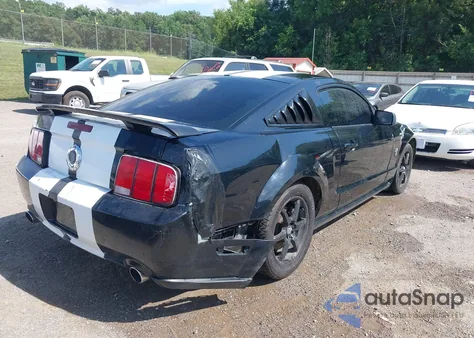 2009 Ford Mustang Gt/Gt Premium z USA, uszkodzony, nr VIN 1ZVHT82H495146300